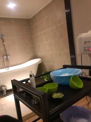 -PE SALON
