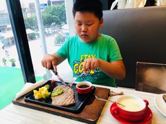 -必胜客(证大大拇指店)