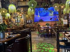 -临界音乐酒馆·小龙虾·江湖菜(华熙LIVE·鱼洞店)