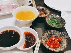 -红鼎豆捞·非遗鲍皇汤火锅(宝丰路店)