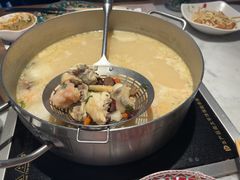 -尚尚仙·酸汤猪手·猪肚鸡火锅(华联万柳购物中心店)