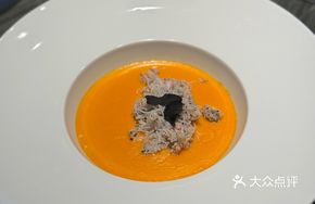 Tomato Sour Soup with Snowflake Beef