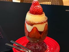 草莓重焙茶布丁杯-SorSod 咖啡&食堂