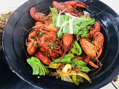 -虾弄弄海派小龙虾·牛羊蝎子火锅