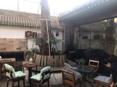 -脚下咖啡·CHILL酒馆(灵光东巷店)