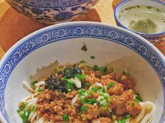 辣肉面-沪西老弄堂面馆(定西路店)