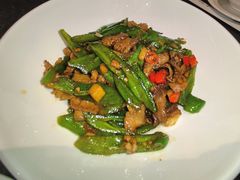 -鱼鲜饭香·招牌汽锅剁椒鱼头王