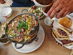-闫家驴肉老店(华电一校店)