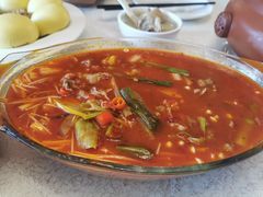 酸汤金针菇肥牛-云腾食府·云南菜