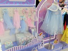 -王府井奥莱临潼小镇(临潼店)