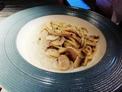 -卡普里披萨·牛扒·下午茶