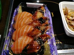 三文鱼鲜蛤寿司-盒马鲜生(大成店)