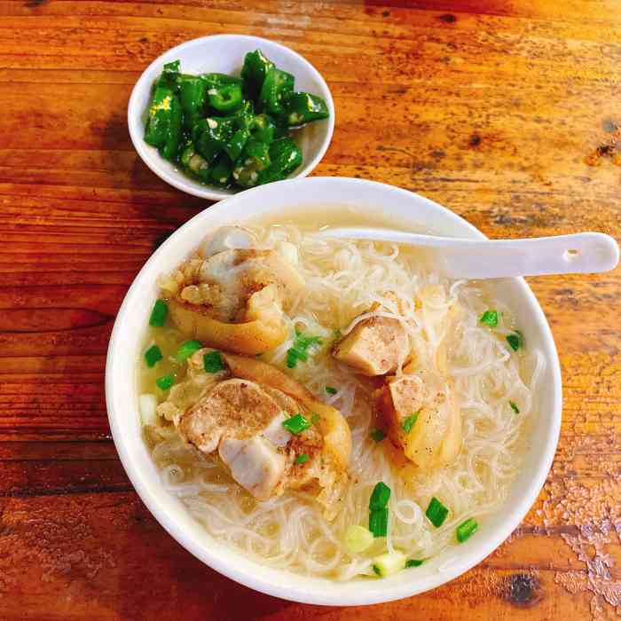 文惠猪脚粉-"早餐来吃个猪脚粉,貌似这边的特色也有猪脚.