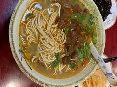 红烧牛腩-金杨拉面王小吃面馆·牛三宝面·红烧牛肉粉