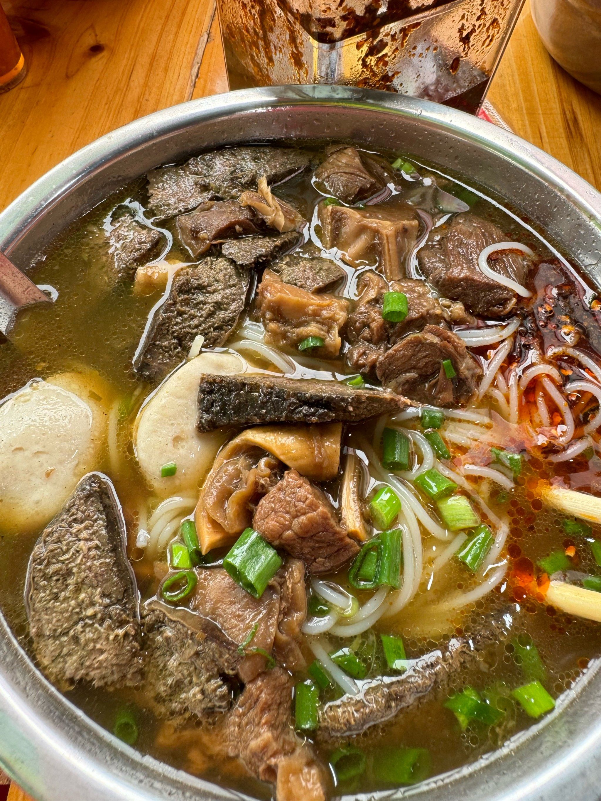 玉林分量最多的牛腩粉!来玉林必吃