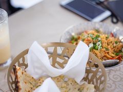 -Lake Shore Hotel & Restaurant