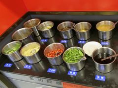 -鲁员外地锅鸡地锅鱼(古墩路店)