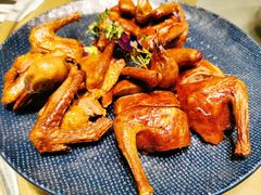 玻璃脆皮乳鸽-莲·中餐厅(成都首座万豪酒店)