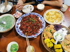-黄桷树曹家私房菜(江与城店)