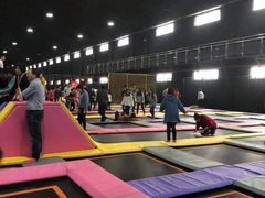 -嘿哟动霸CHUA·新潮玩运动娱乐中心·蹦床滑冰团建乐园
