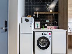 -魔方公寓(碧云国际店)