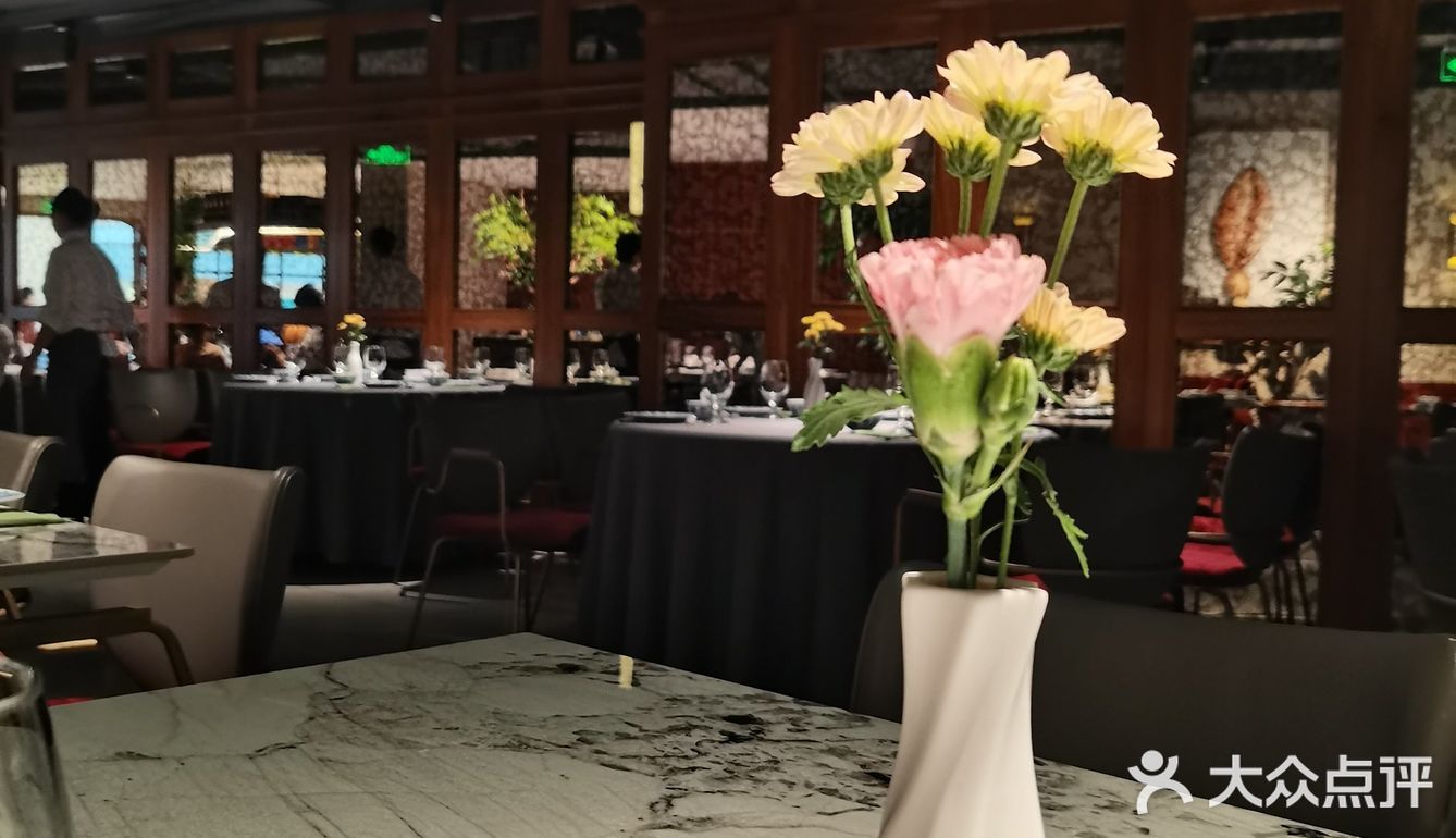 来汉舍吃一碗冰粉也是美美的