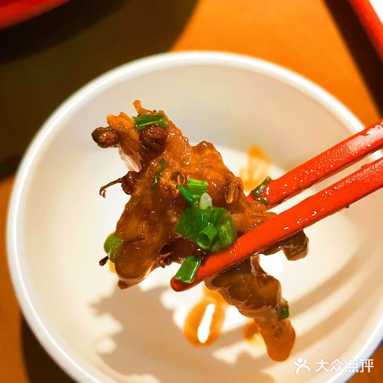 肉蟹煲，我只选胖哥俩！[调皮][可怜]好吃到转圈圈✔