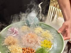 -得意咚瓜·顺德鱼生·冬瓜火锅(深圳首店)