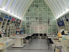 -钟书阁(松江泰晤士小镇店)