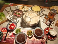 -尚尚仙·酸汤猪手·猪肚鸡火锅(华联万柳购物中心店)