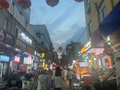 -许西美食一条街