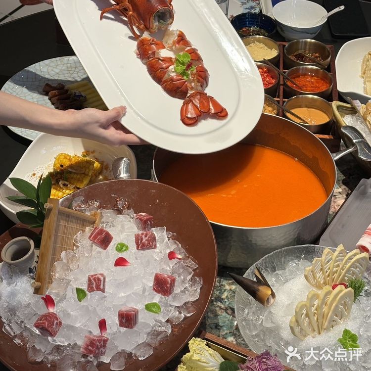 这家海鲜火锅太嗲啦！