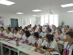 -爱月宝月嫂·育儿嫂(哈尔滨总店)