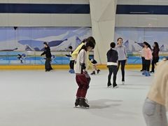 -正佳冰河湾真冰滑冰场