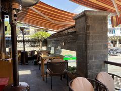 露天位-隔壁老王·家常云南菜(花巷店)