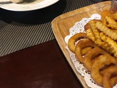 -悦享绿山墙西餐厅