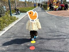 -奕欧来上海购物村停车场