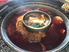 菌香鸳鸯锅-晓宇重庆火锅(赛格国际购物中心店)