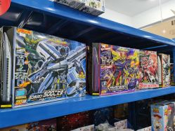 -逝水玩具折扣店