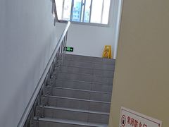 -上海仁爱医院口腔科 · 种植