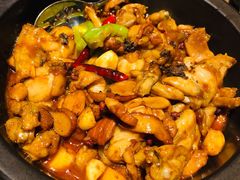 黑松露牛肝菌焖牛蛙-云海肴云南菜(浦江欢乐颂店)