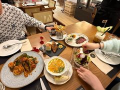 -Mark&Mars Restaurant