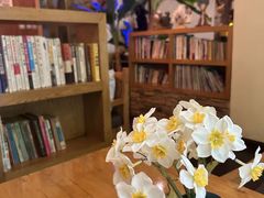 -月亮眼花园餐厅书吧酒吧