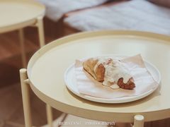 芝士杏仁可颂-Oasis coffee燕谷咖啡(公信店)