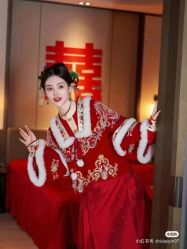 -Lady  Jane高端婚纱礼服馆