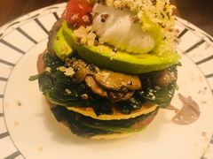 牛油果蘑菇菠菜水波蛋-AFS Cafe & Canteen(闽江二路店)