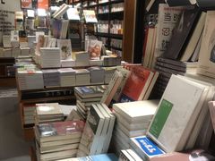 -西西弗书店&矢量咖啡(凯德晶萃广场店)