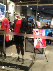 -adidas(德基广场店)