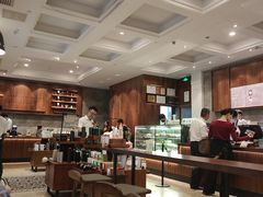 大堂-星巴克臻选(广州沙面店)