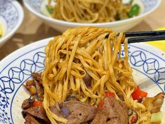 -李与白包子铺(桐梓林店)